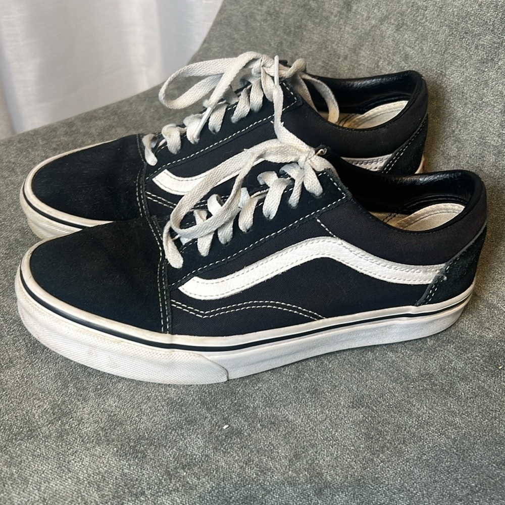 Vans Sneakers - Men’s size 6